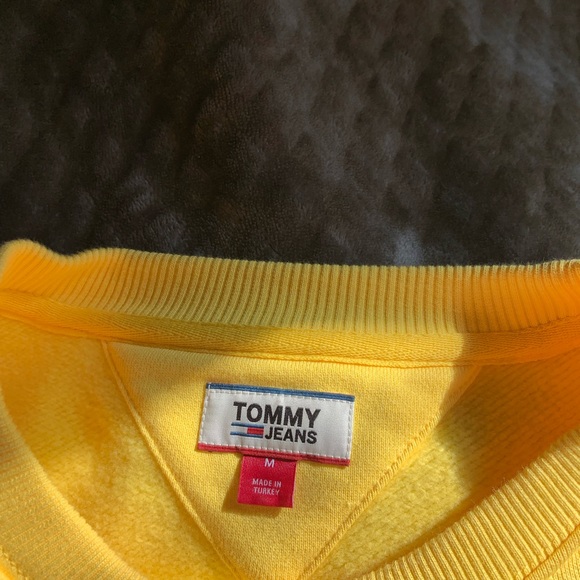 Tommy jeans sweatshirt. YELLOW - Picture 2 of 3